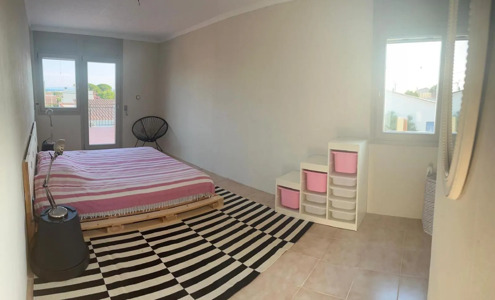 Maison De Vacances Familialle Roses Willa